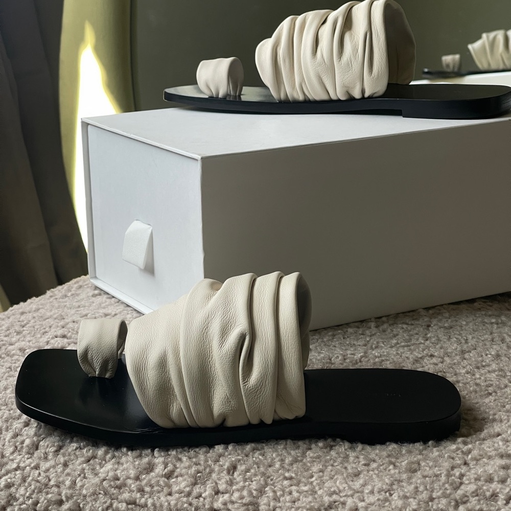 The row leather sandals/slippers size 35